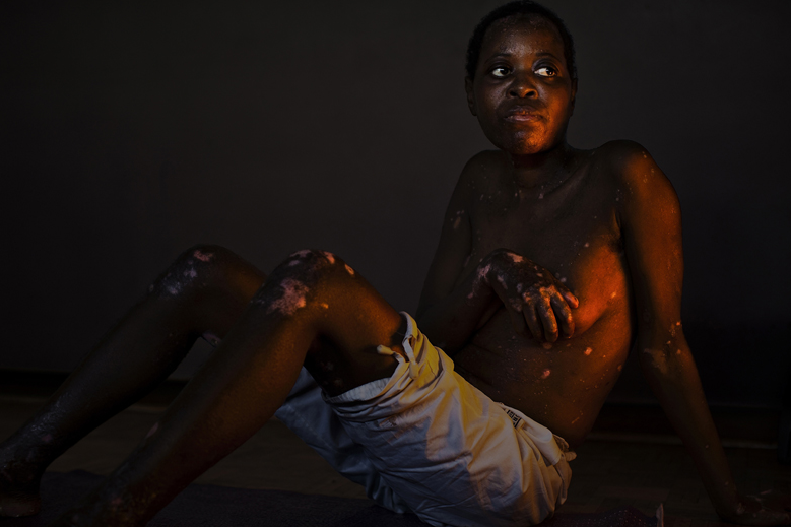 Picture 1 art blog - brent stirton - empty kingdom