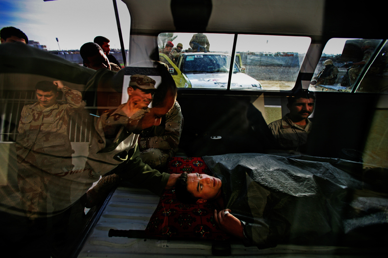 Picture 6 art blog - brent stirton - empty kingdom