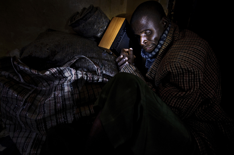 Picture 9 art blog - brent stirton - empty kingdom