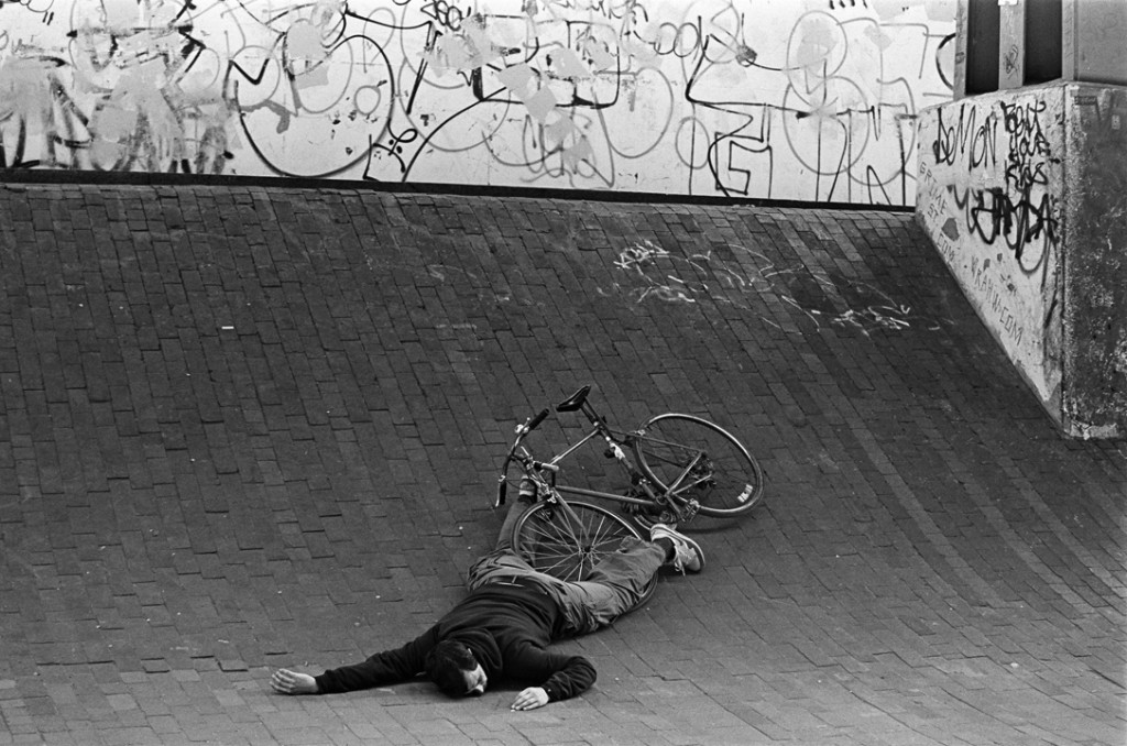 art blog - Tom Phillips THE DEAD PHOTOS - empty kingdom
