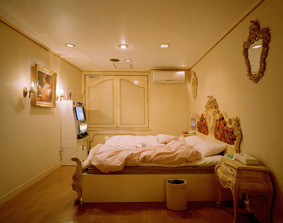 Picture 5 art blog - Nadav Kander - empty kingdom