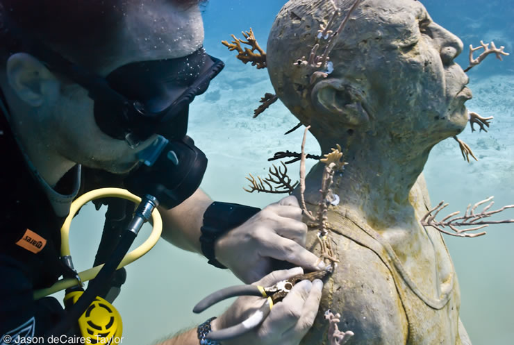 Man_0n_Fire05 art blog - Jason DeCaires Taylor - Empty Kingdom