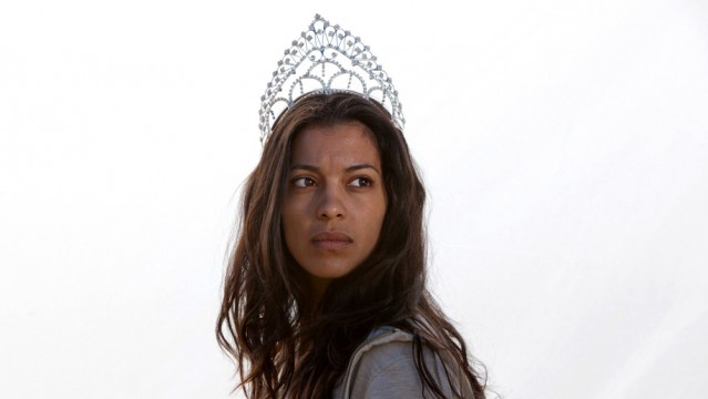 1_e_Miss-Bala-4