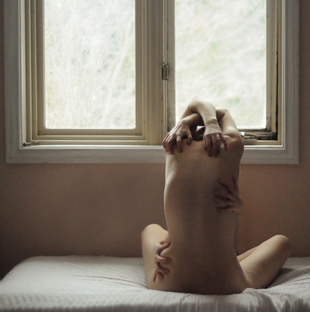 7_lissy elle _hands on me