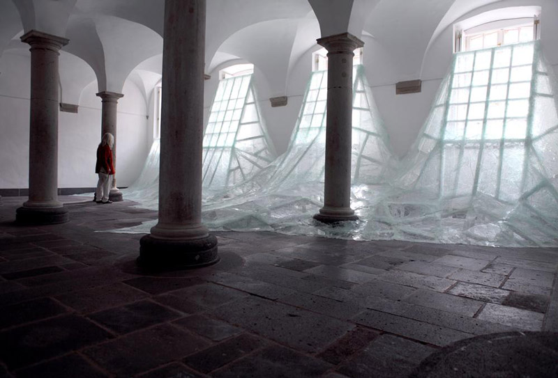 Baptiste-Debombourg_web3 art blog - Baptiste Debombourg - empty kingdom
