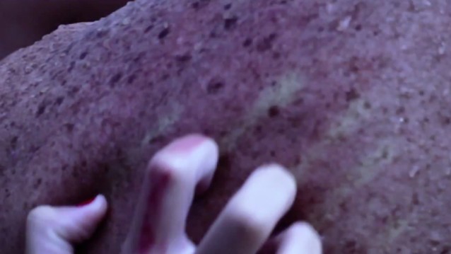2_e_Arí-Maniel-Cruz-_Under-My-Nails