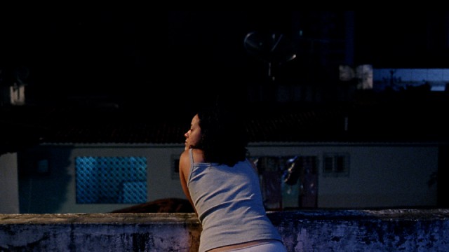 6_e_Kleber-Mendonça-Filho-_Neighboring-Sounds