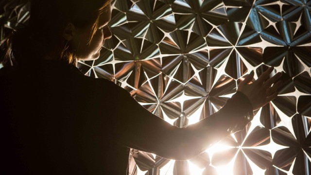 Studio-Roosegaarde-_Lotus-Dome-_003_E